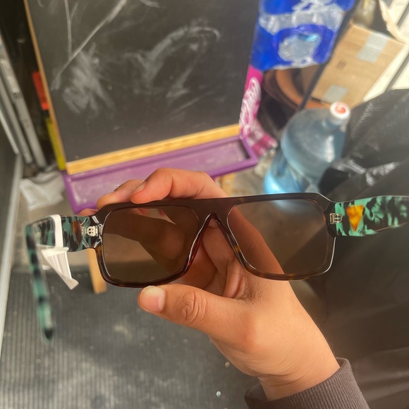 Brand new, no scratches, never been worn, no box - Picture 4 of 4